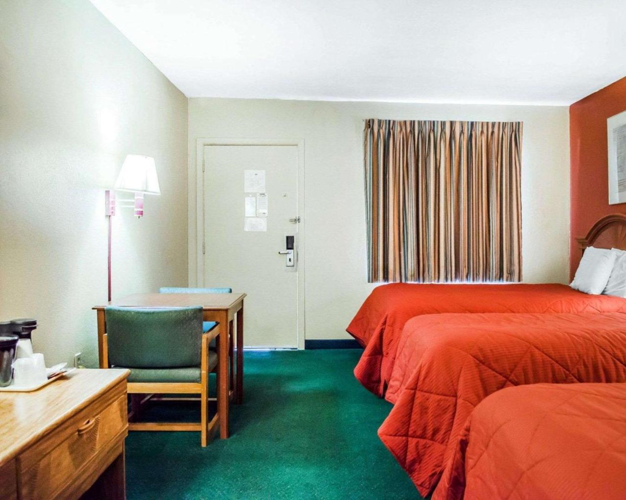 Rodeway Inn Harrisburg Exterior foto